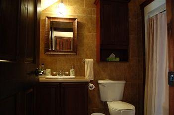 B&B Au Petit Marigot Mont-Tremblant Ngoại thất bức ảnh