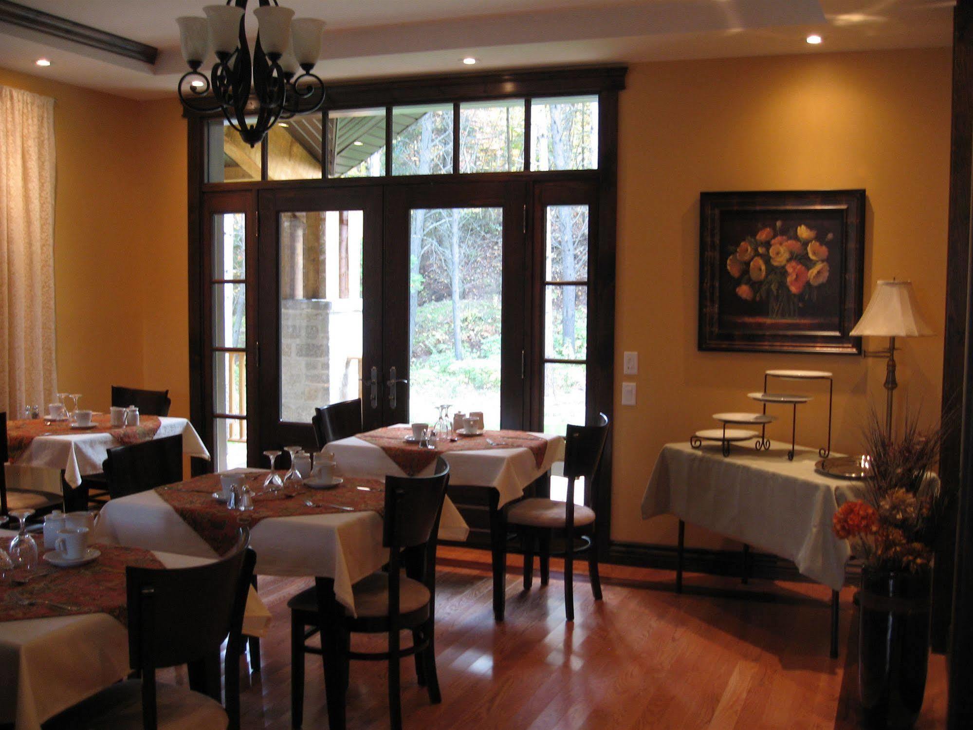 B&B Au Petit Marigot Mont-Tremblant Ngoại thất bức ảnh